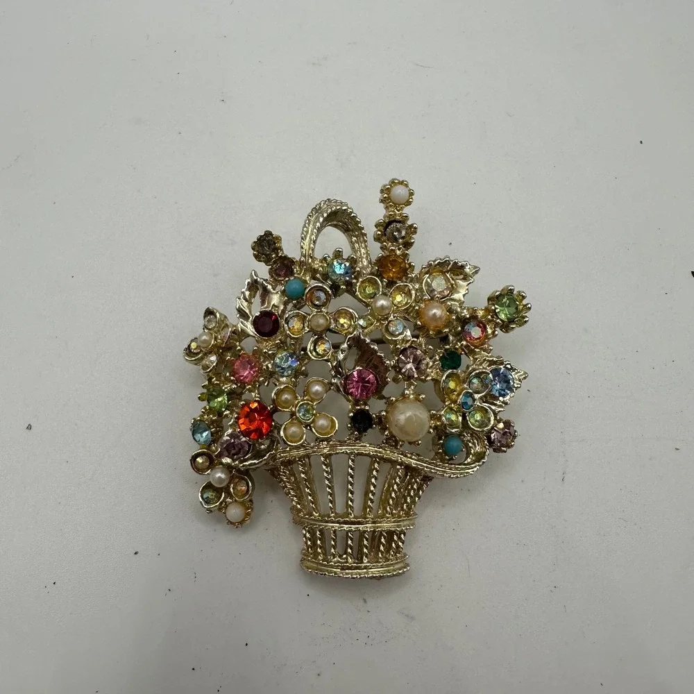 Vtg MCM Gold Tone Multi Color Rhinestone Faux Pearl Flower Basket Brooch Pin